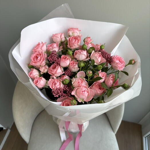 Букет из 9 кустовых роз 💗