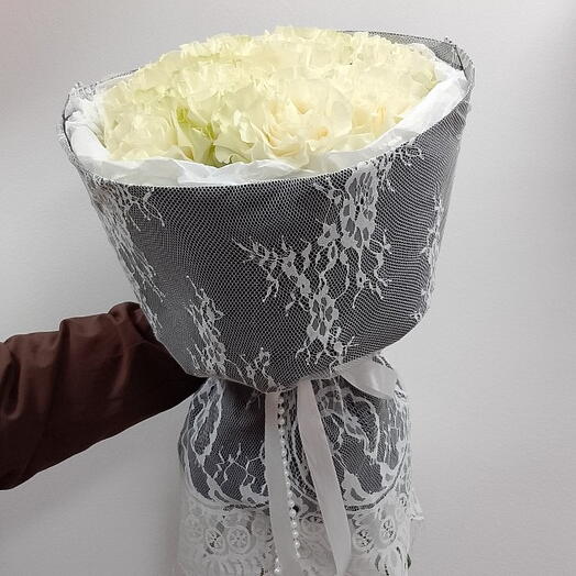 Элегантный Букет в кружеве + подарок 🎁 брендовый блеск КiKO