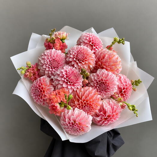 peach dahlias