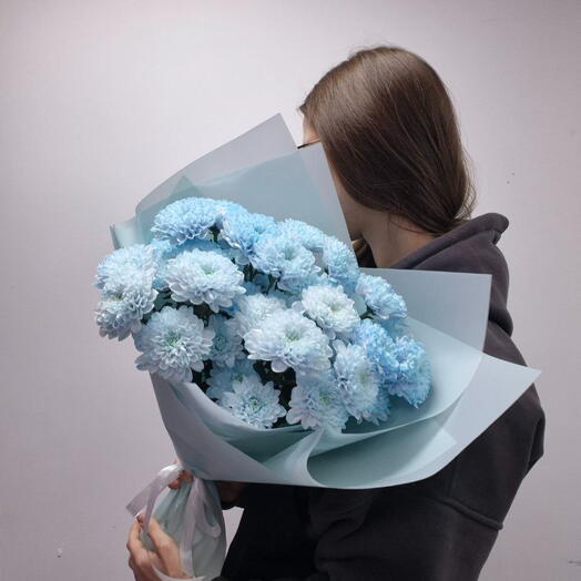 Букет из 5 небесноголубых хризантем