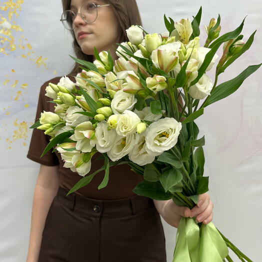 Эустома с альстромерией
