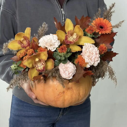 Осенняя композиция 🎃 с орхидеями, гвоздиками, листьями дуба и занзибаром