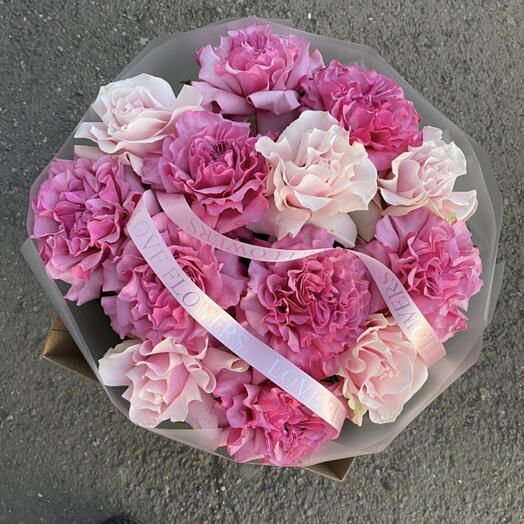 Ажурные розы 13 в переноске