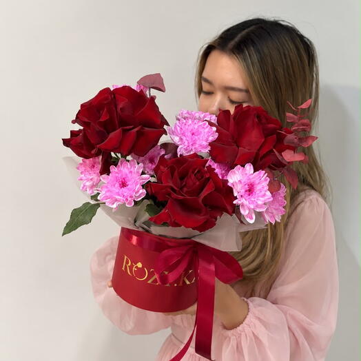 Compliment arrangement «Red charm»