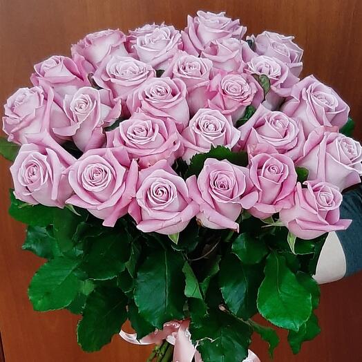 25 нежных роз