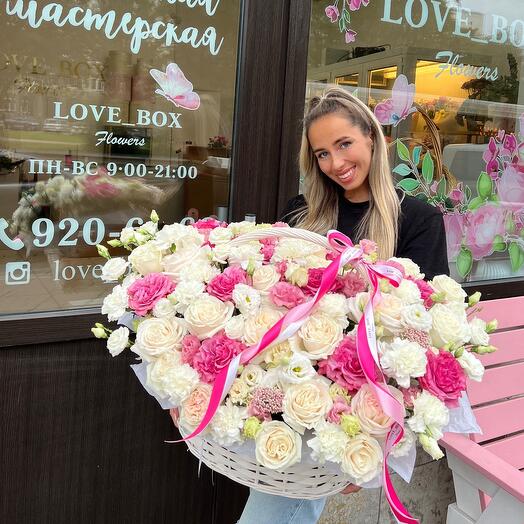 Basket with flowers 🔥