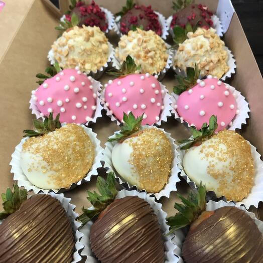 A set of chocolate-covered Klkbnik "Berry delight"