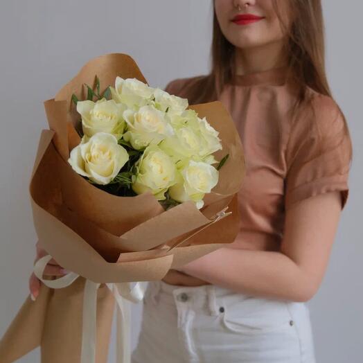 9 rosas blancas