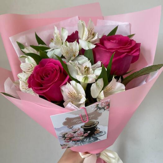Bouquet of fuchsia roses with alstrameria