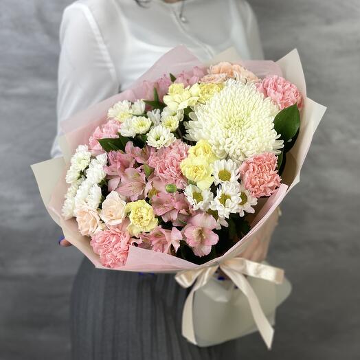 Bouquet with chrysanthemum Hamilton