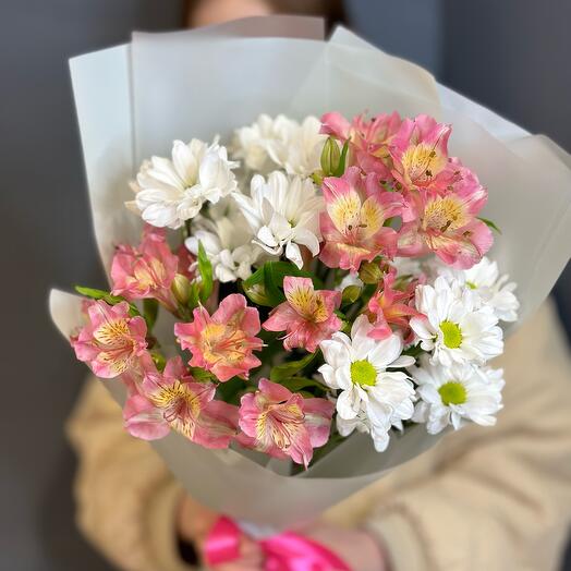 Альстромерия с хризантемой