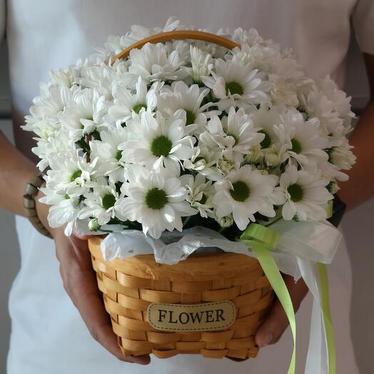 Корзина с ромашками