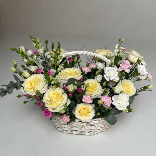 Корзина с цветами