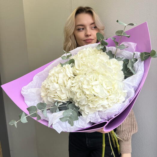 Bouquet of hydrangeas and eucalyptus M