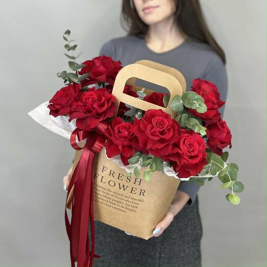 Композиция с красными розами