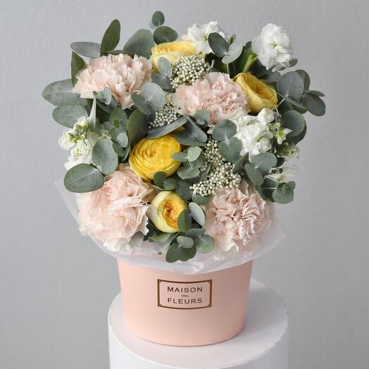 Flowers in an Ophelia box with a peony. rose Bouquet 005 Bottega dei Fiori