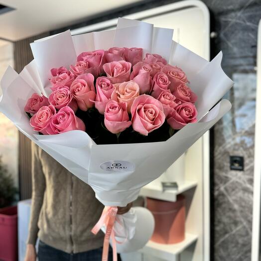Букет из 25 шт розовых роз 70 см