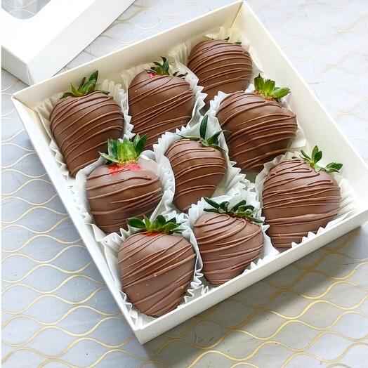 Chocolate-covered strawberries 9 pieces✓