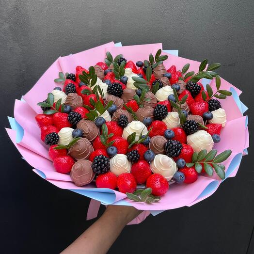 Клубника в шоколаде М