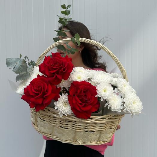 Корзина с цветами