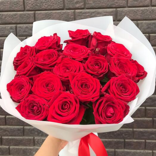 19 red roses
