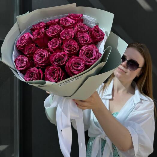 Букет из 21 тёмно-фиолетовой розы