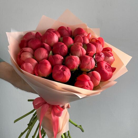 Букет «Коралловый риф» из 25 коралловых пионов