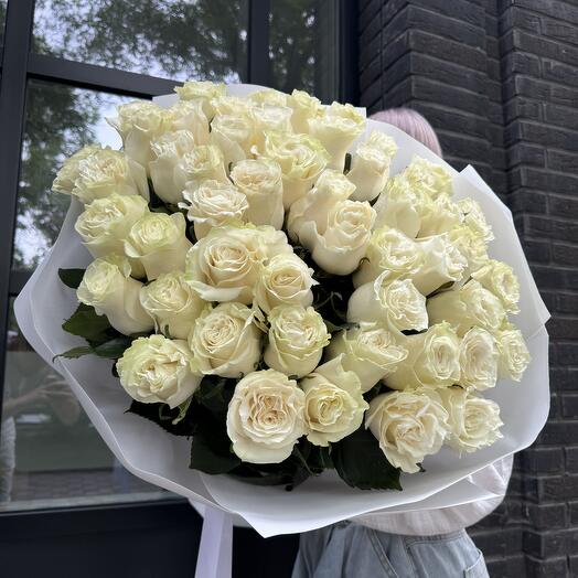 Моно букет из белых роз
