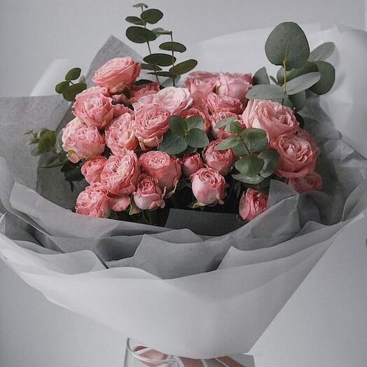 Пионовидные розы Мадам Бомбастик