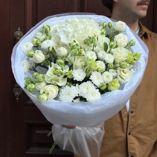 Ramo "Jardín de Nieve" (Hortensia, crisantemo arbusto, eustoma)