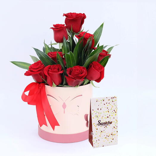 Innocence 9 Red Roses Box and Chocolates 100gm