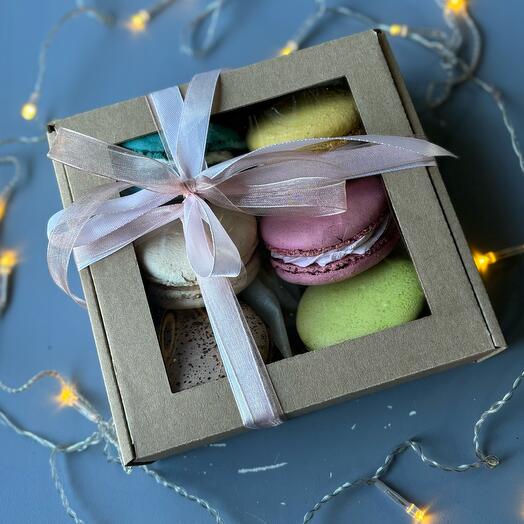 Delicious macarons cake
