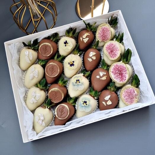 Juego de 20 fresas en Callebaut blanco y chocolate con leche