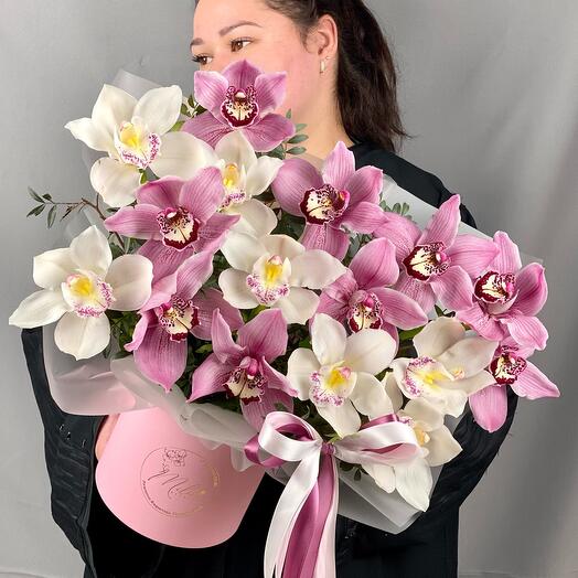 Цветы в коробке из орхидей.Композиция 571 Milin bouquet