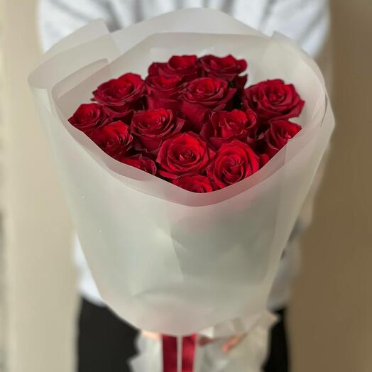Букет из 15 бордовых роз «Red Hot»