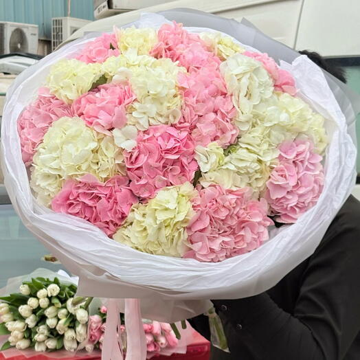 Mixed hydrangea bouquet