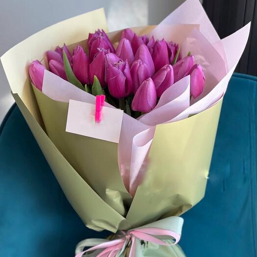 Букет из сиреневых Тюльпанов 19