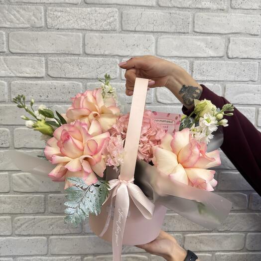 Нежная сумочка с цветами