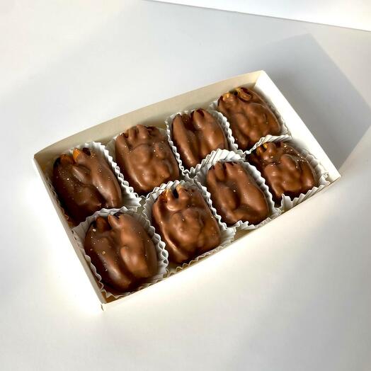 Королевские финики в молочном шоколаде