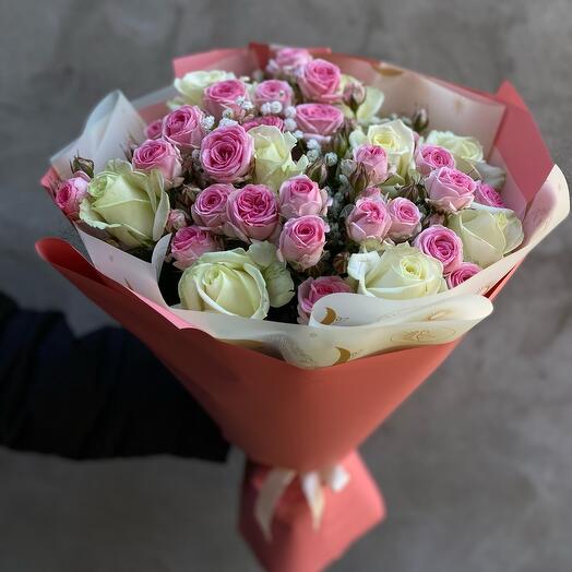Букет 🌸🌿 из роз и гипсофилы
