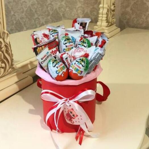 Сладкий подарок из киндер сюрприз