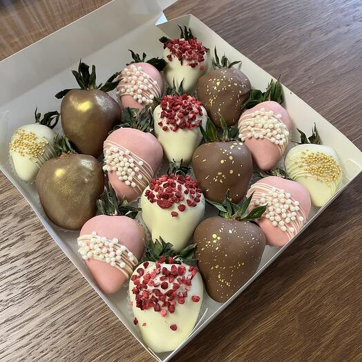 Клубника в шоколаде Ягодный микс