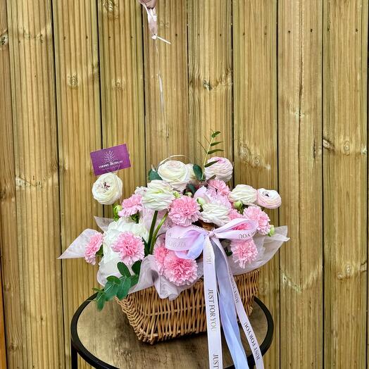 Pastel basket