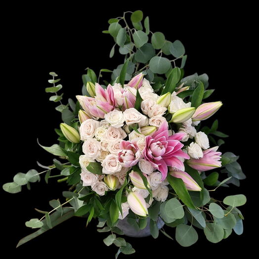 Lillium and Spray Roses