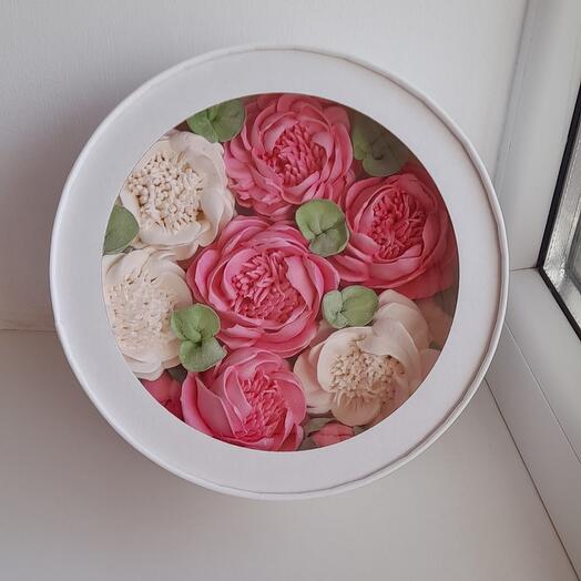 Коробочка зефирных пионов