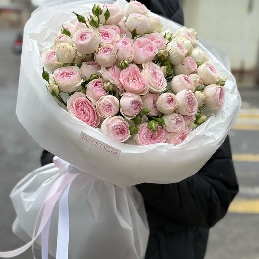Моно букет из кустовых роз