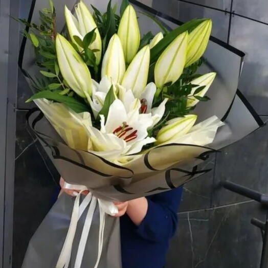 Букет из лилий
