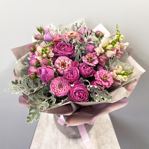 Mixed bouquet with zinnia