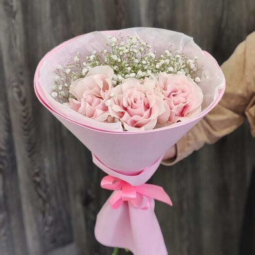 Букет из изящной французской розы с белой гипсофилой 🌸
