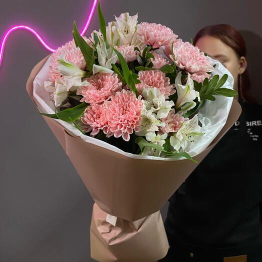 Кустовая хризантема с белыми альстромериями😍💐